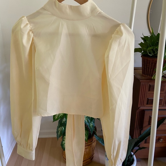 Top - Picture 2 of 5